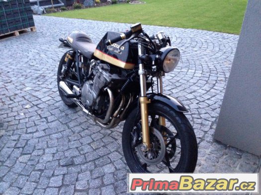 Cafe racer Suzuki – fotografie 1