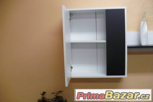 NOVÁ obývací stěna Zuzana bílá/černá – fotografie 2