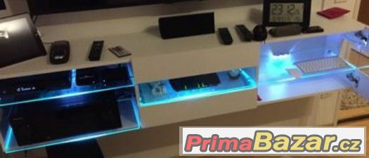 krásný moderní TV stolek – fotografie 2