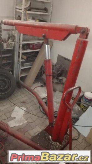 Hydraulický jeřáb (žirafa) – fotografie 2