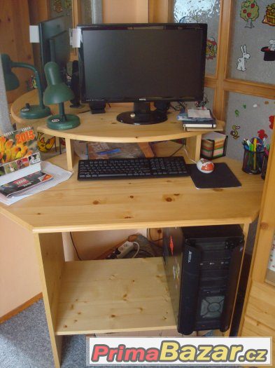 PC stůl rohový – fotografie 1