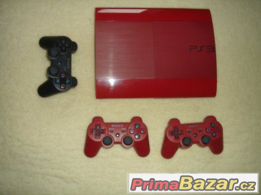 Prodám zánovní PS3 Super Slim 500GB, je červený + hry – fotografie 1