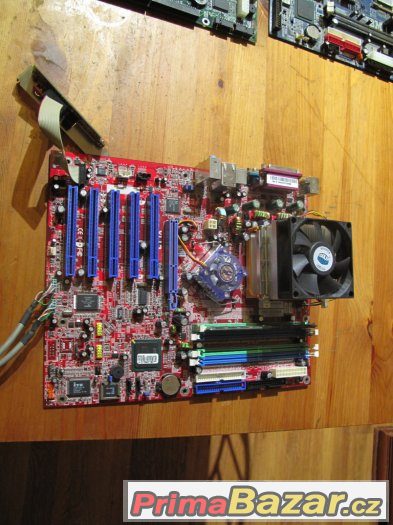 Základní Deska s Pentium 4 / AGP / Sata / Firewire – fotografie 1