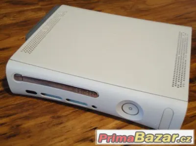 PRODÁM XBOX 360 WHITE + PŘIDÁM 6 ORIGINÁL HER