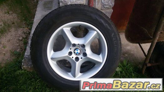 BMW X5 kola + gumy hezké – fotografie 1