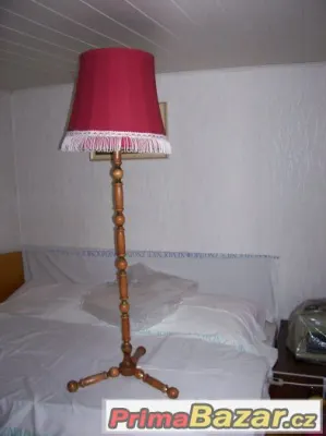 lampa pěkná