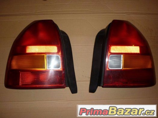 Honda Civic zadní světlo originál pravé 6. gen – fotografie 1