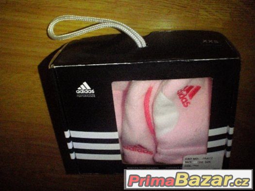 082 - dívčí růžový setík Adidas - čepička + rukavičky XXS – fotografie 2