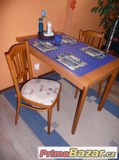 Jídelní stůl a 2 židle – fotografie 3