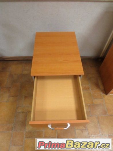 Box na kolečkách k psacímu stolu. – fotografie 4