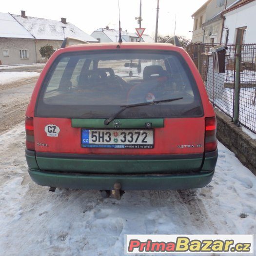 Opel Astra -  kombi 1.6 – fotografie 3