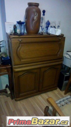 Prodám sekretař 126/102/40 cm – fotografie 1