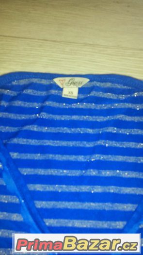 Nádherné tričko Guess - XS – fotografie 3