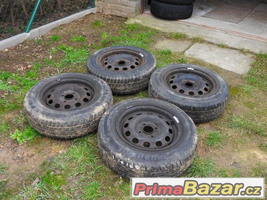 1) Ford, zimní pneu s disky 175/70/14 – fotografie 1