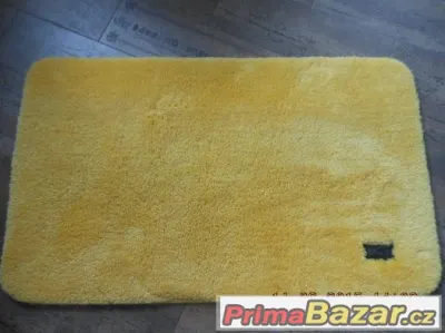 KOUPELNOVÁ PŘEDLOŽKA "BATH" JASNĚ KRÁSNĚ ŽLUTÁ,VYSOKÝ VLAS