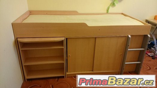Dětská postel se stolem a matrací – fotografie 3
