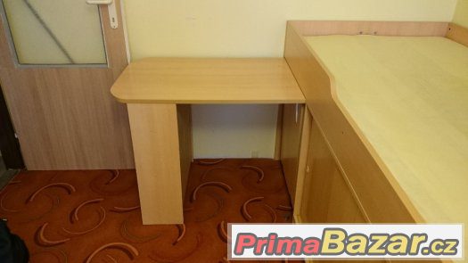 Dětská postel se stolem a matrací – fotografie 5