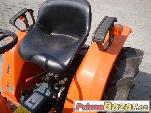Traktor KUBOTA B1400 DT s výkonem 14 Hp , 4x4, tříválec – fotografie 4