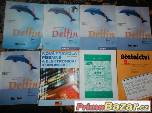 hromada učebnic – fotografie 2