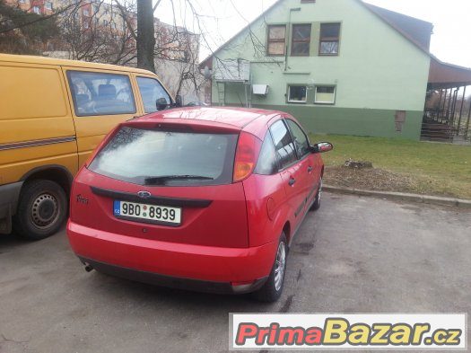 Ford Focus 1.4 – fotografie 3