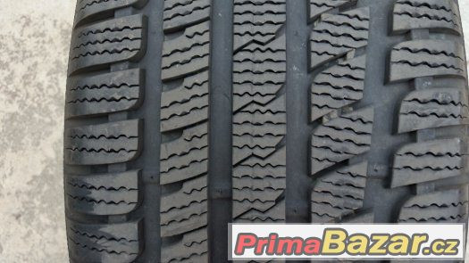 Prodám zimní pneumatiky Kumho Izent KW 27: 245/45/ R18 100 V – fotografie 1