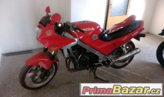 Honda VFR 750 – fotografie 3