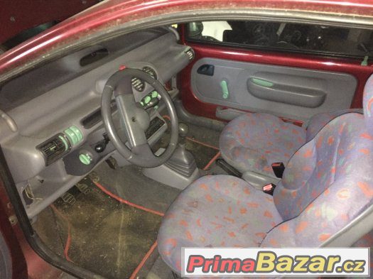 Renault twingo 1.2 bez spz propadle v poloprevovodu – fotografie 2