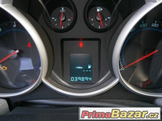 CRUZEr.2011 1,6 16V,91 KW,39000 KM – fotografie 4