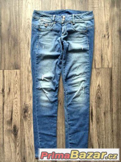 Luxusní slimky Benetton vel. 28 NOVĚ, PC 4390,-- Kč – fotografie 1
