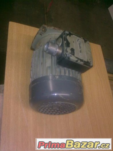 přírubový el.motor bauknecht 380v,0,25kw – fotografie 1
