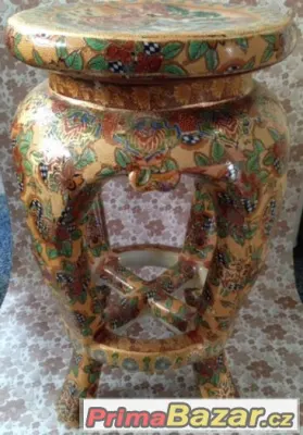 Veliký CHINA stolek cca výška 45 cm - průměr 25-30 cm