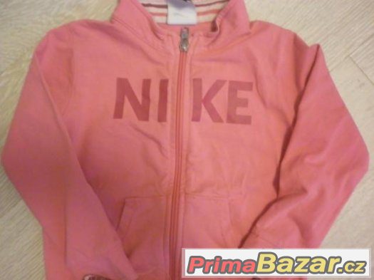 SOUPRAVA NIKE – fotografie 2
