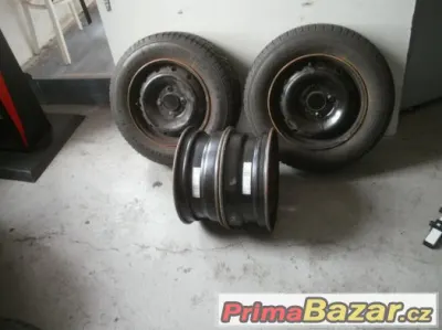 Prodám 2 zimní kola Citroen,Peugeot pneu 165/70-13