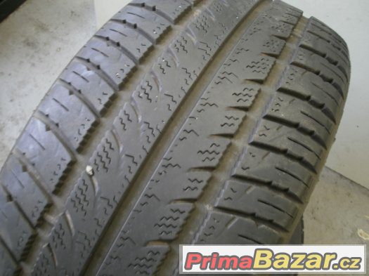 Prodám 2x Pneu Kumho 215/55-15 zimní – fotografie 2