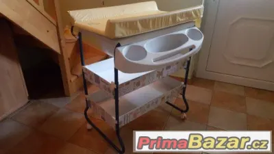 Přebalovací pult s vaničkou