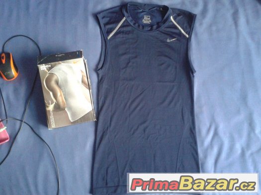 Funkční triko Nike tmavě modré unisex, vel L , spíš S/M – fotografie 4