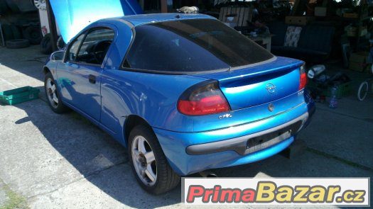 Opel Tigra zánovní ND zbylé z havarovaného vozu – fotografie 2