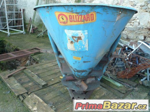 Rozmetadlo průmyslových hnojiv 600kg – fotografie 1