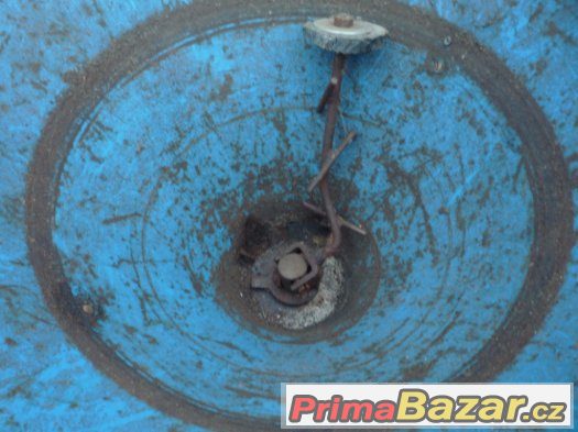 Rozmetadlo průmyslových hnojiv 600kg – fotografie 2