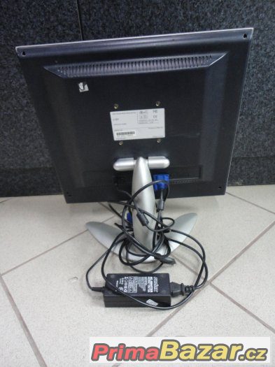 LCD monitor 17" Prestigio – fotografie 2