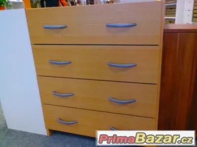Prodám bukovou čtyřzásuvkovou komodu