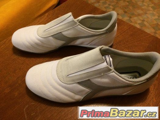 Zcela nové boty Diadora, Italská značka - sportovní elegance – fotografie 1
