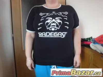 Černé dámské triko Radegast velikost XL. V klidovém stavu pr