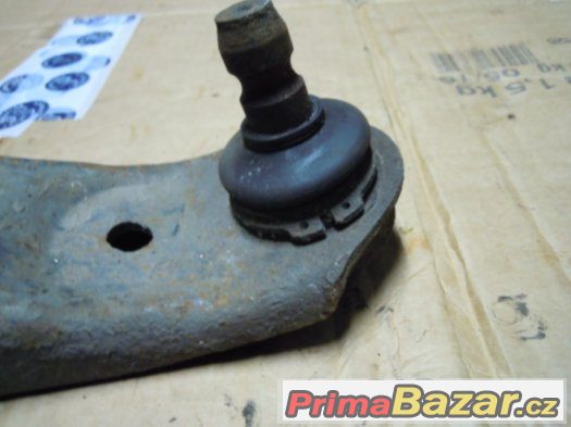 Mazda 323 BJ, r.v. 98 - 03 - levé rameno přední nápravy – fotografie 3