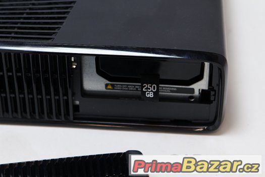Herní konzole: Xbox 360 Slim (250GB) – fotografie 3