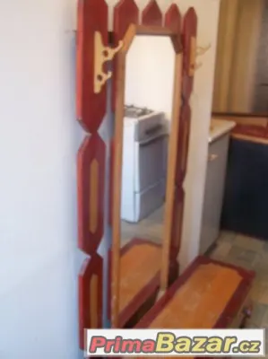 Šatna ruční práce + věšák