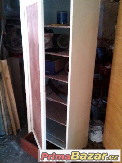 skřín – fotografie 2