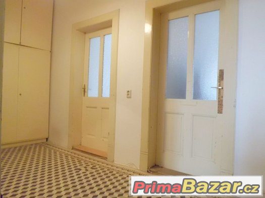 OV, 3+1 s původními prvky, k rekonstrukci, Praha 5 - Smíchov – fotografie 1