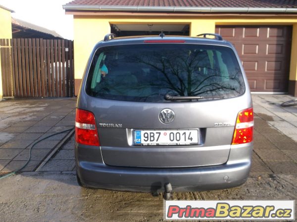 VW Touran 2,0 103kW NAVI, Klima – fotografie 3