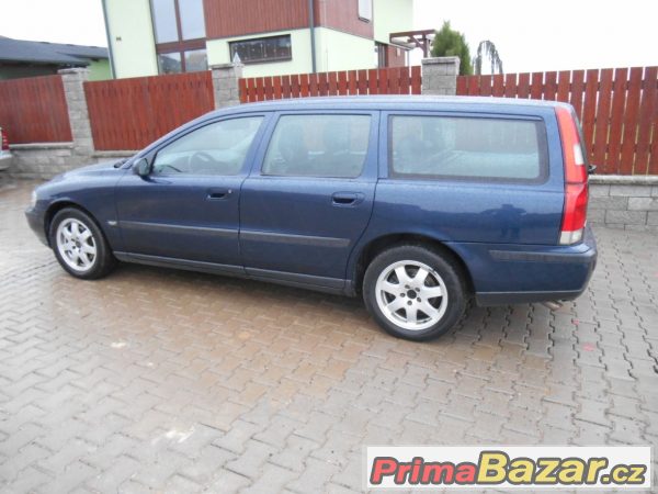 Volvo V70 2.4 D5 automat  – fotografie 2